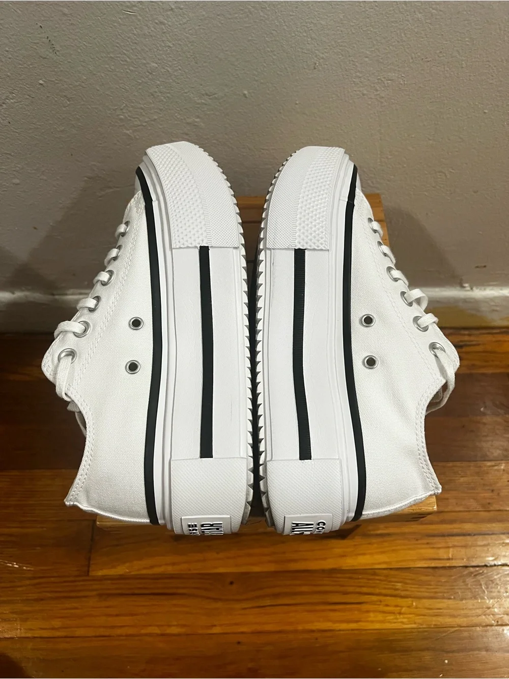 Converse Chuck Taylor All Star Double Stack Platform Sneakers Women’s 7 White